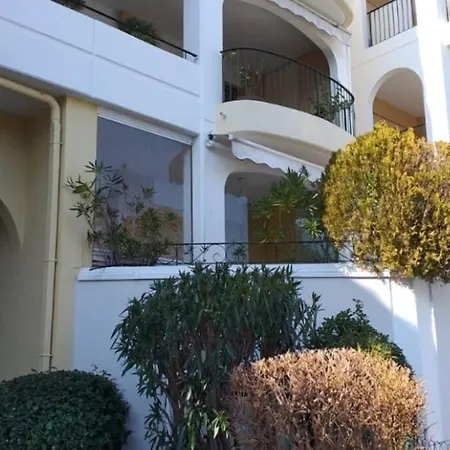 Cannes Marina Vue Sur Le Port Апартаменты *